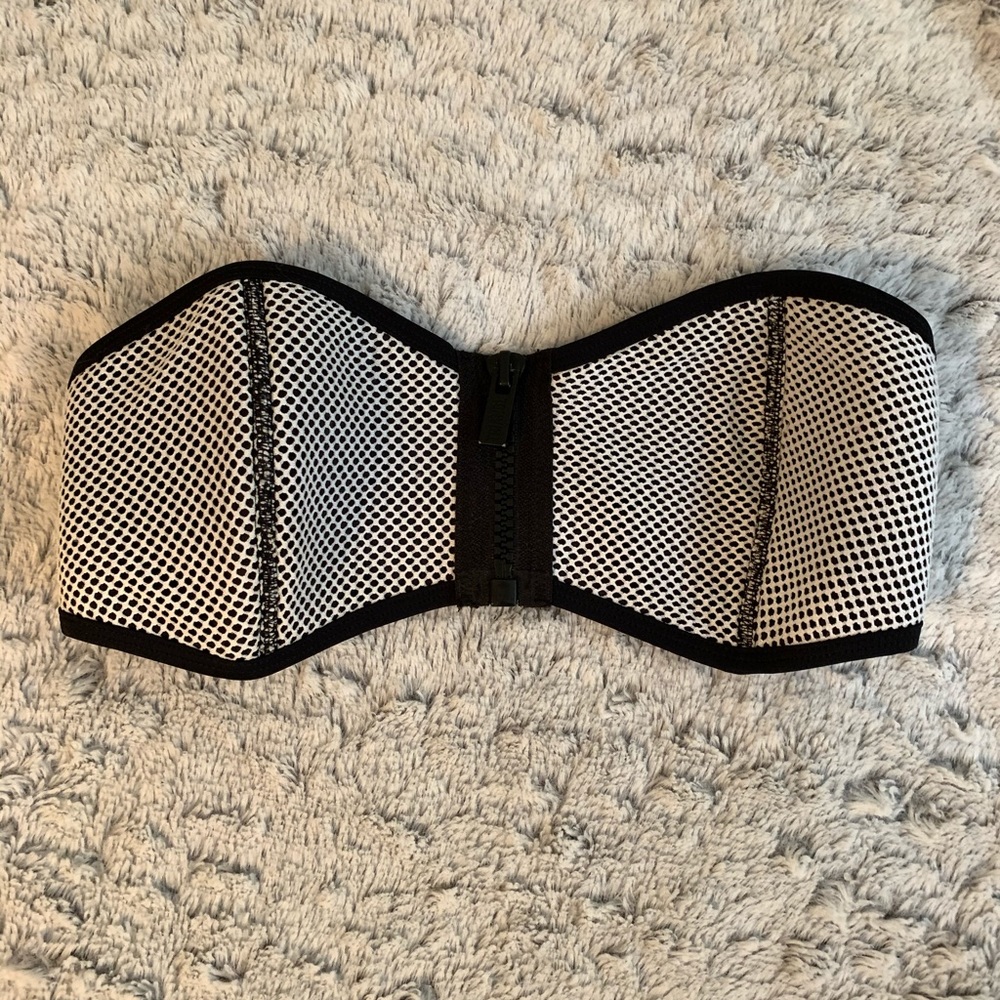 Triangl strapless bikini top